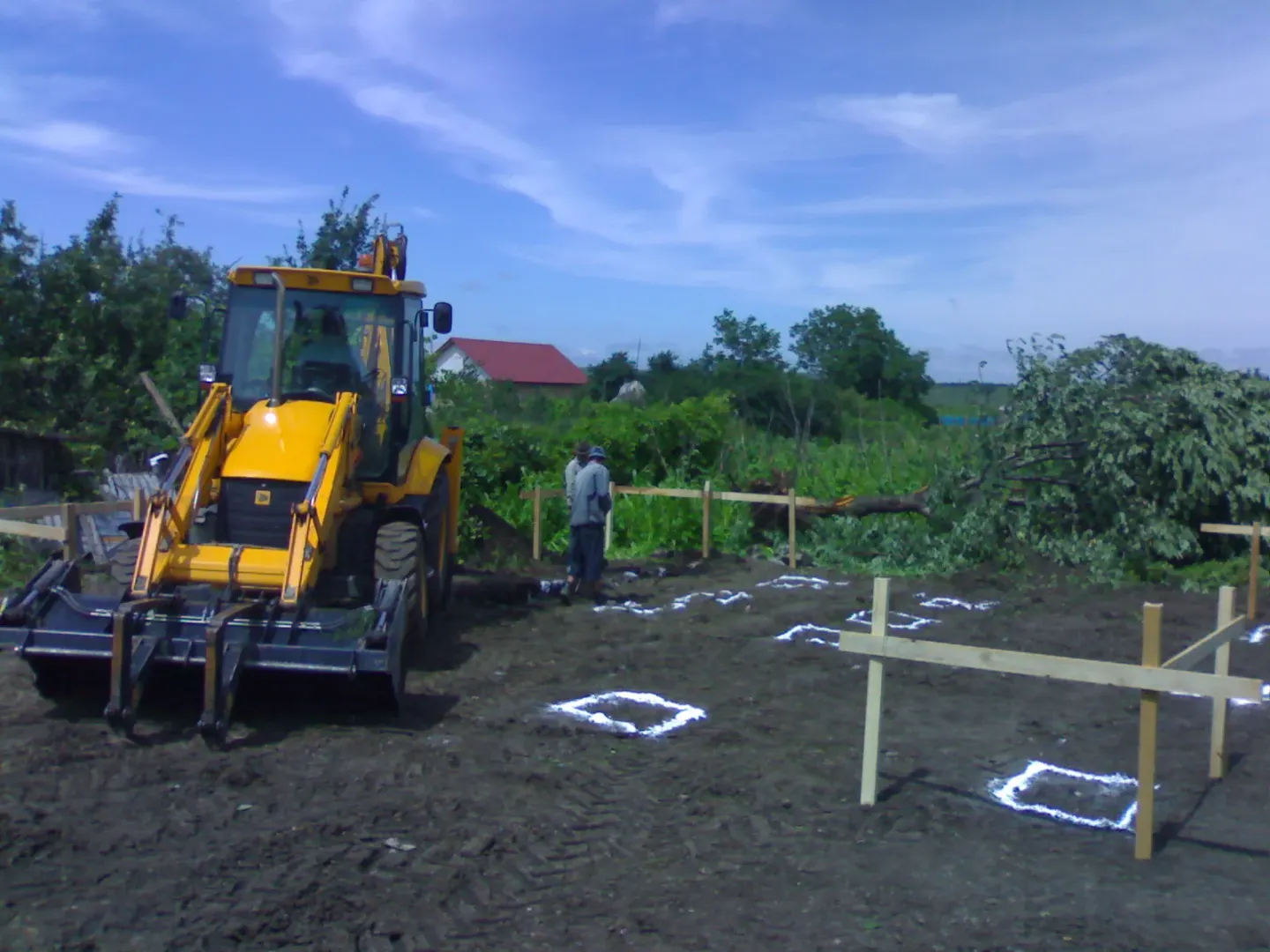 Casa Sorin, structura casei cu mansardă în curs de montaj